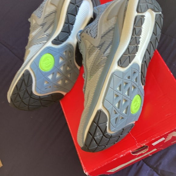 New Balance women’s Fuel Cell Lerato. Size US 8.5 - Picture 2 of 3